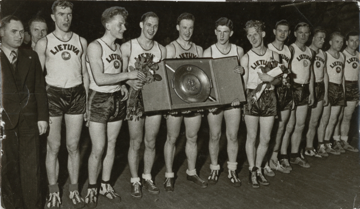 Lietuvos rinktinės krepšininkai – Europos čempionai. 1937 m.